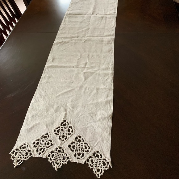 Other - Linen table runner vintage